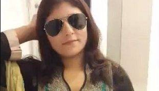 Gadis Pakistan Seksi Bergaya Salwar Kameez Menggoda Di Kamar Hotel