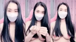 Montoknya Payudara Bulat Dengan Puting Merah Jambu Live