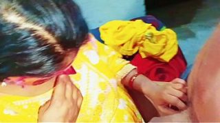 Bokep India: Bhabhi Ketat Digoyang Doggy Style, Erangan Sangeknya Bikin Tegang