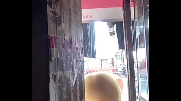 Gak Tahan Lagi Jemur Baju, Malah Digoyang Di Kasur