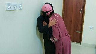 Desi Bhabhi Panas Bikin Film Syur Di Rumah Sendiri