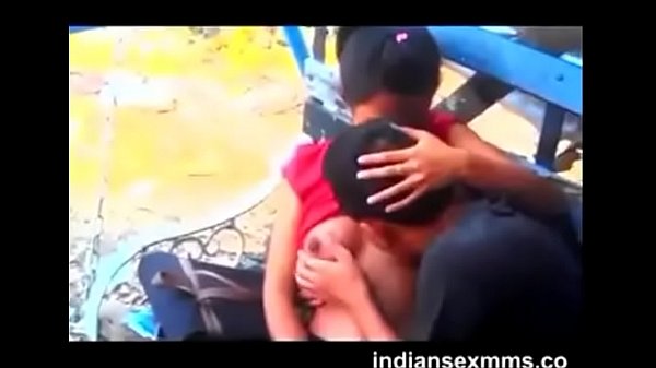 Mengisap Payudara Pecinta Desi