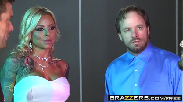Kisah Nyata Istri Seksi: Britney Shannon Taklukkan Dua Pria Di Ranjang