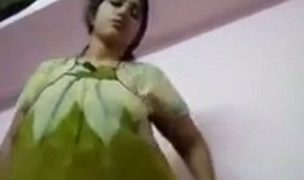 Aunty India Pose Bugil, Selfie Panas Sendirian