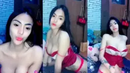 Netha Seksi, Belahan Dadanya Montok Bikin Ngiler.