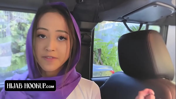 Alexia Anders, Gadis Muslim Yang Diam-diam Memboyong Pacar Untuk Kenikmatan Terlarang, Ketahuan Ayah