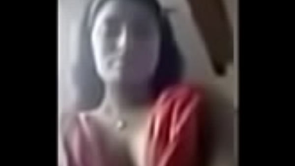 Nonton Bokep India, Toket Montok Goyang-goyang Bikin Makin Tegang