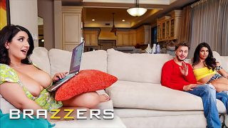 Sarah Arab Genit Godain Pacar Temen Kosan, Sampai Nge-seks Panas Di Belakang Temennya – Brazzers