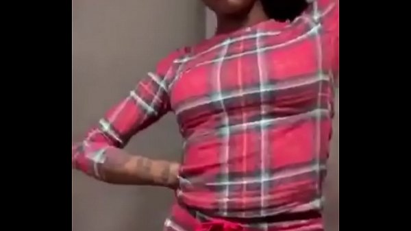 Tante Asian Doll Goyangin Pantat Montoknya Di Instagram Live Sambil Nyanyi Lagu Baru, Bibirnya Gerak-gerak Bikin Ngiler.