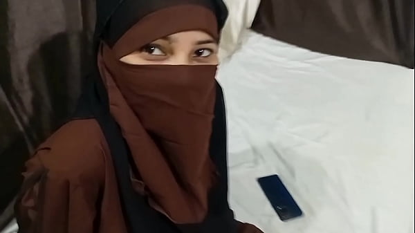 Hot Muslim Kakak Tiri Buka Hijab Di Ranjang, Minta Digenjot Sama Adik Tiri