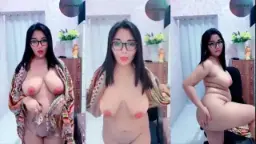 Jones Badan Montok Seksi Kayak Buah Pepaya