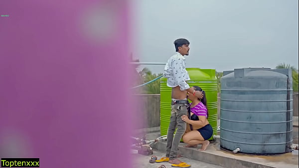 Pijet Di Atap, Jangan Mancing Di Lubang Ya Sayang