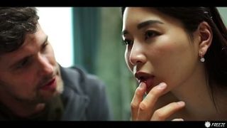 Gadis Kpop Asia Imut Ngilerin Kontol Sambil Muka Beku Digencet Habis