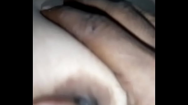 Hiru Si Bhabhi Seksi, Siap Digoyang Di Ranjang!