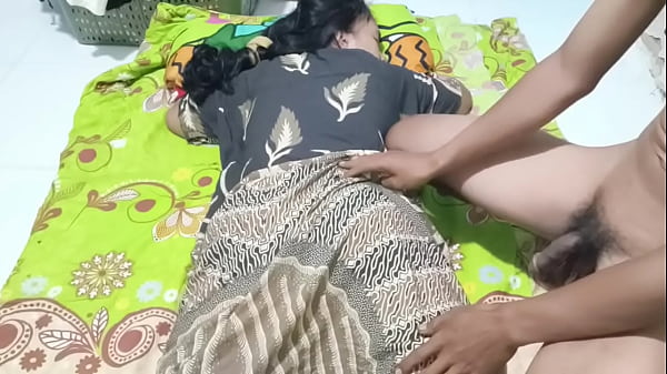 Ngentot Bu Ratna, Istri Seksi Yang Lagi Haus Main.