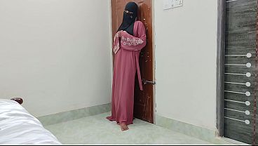Pertama Kali Istriku Yang Malu-malu Pakai Hijab, Crot Di Dalam