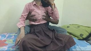 Cewek Kuliahan India Digebuk Kontol Pacar Di Kamar, Crot Di Memek Sampai Muncrat.