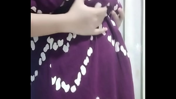 Bu Guru Hijab Pamer Memek Basah Sampe Keluar Cairan.