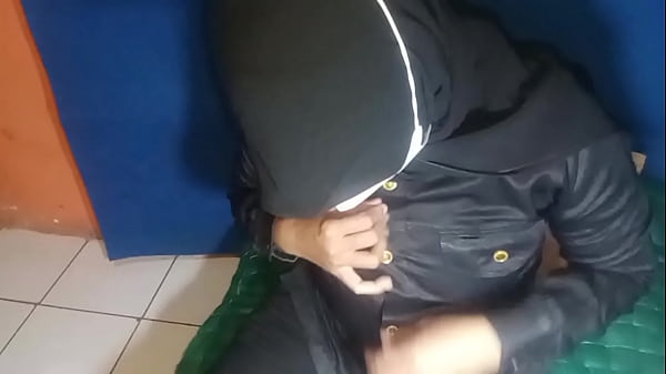 Satpam Cewek Sange Colmek Sampe Muncrat Bejir