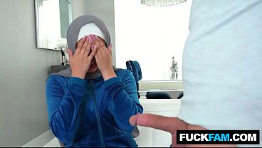 Bokep Tetangga Hijab Kena Kejutan Kontol Besar Sophia Leone Sama Nicky Rebel