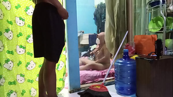 Ngentotin Istri Temen Sambil Dia Colmek, Bikin Makin Basah Dan Panas.