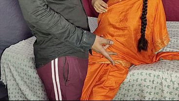 Dever Ne Desi Bhabhi Ki Chut Ki Pyaas Bujhai, Garmi Bhari Raat Mein Jab Jismon Ki Bhookh Ne Koi Sharm Nahi Chhodi.