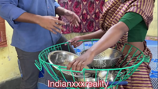Film Xxx India Paling Hot, Keluarga Tiri Desi, Suara Hindi Jelas Bikin Makin Erotis.