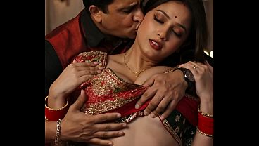 Hot Desi Bengali Bhabhi, Tekan Payudara Sambil Main Romantis.