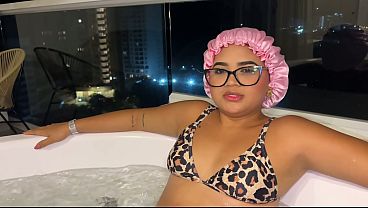 Madrastra Jalang Mandi Bugil Bareng Anak Tiri Di Jacuzzi, Sambil Minta Ditusuk Waktu Bapa Lagi Pergi.