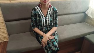 Jiji Ji Digoda Tubuh Seksi Saali, Ngentot Memek Dan Bontotnya Pake Suara Hindi.