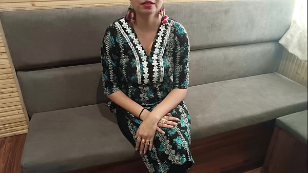 Jiji Ji Digoda Tubuh Seksi Saali, Ngentot Memek Dan Bontotnya Pake Suara Hindi.