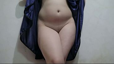 Cewek Indo Pake Lingerie Biru, Ngangkang Sambil Mainin Memek Basah