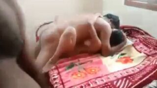 Desi Istri Nikmatin Suami Dan Selingkuhan Di Threesome India Yang Panas
