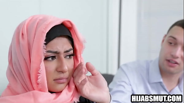 Gadis Muslim Terpaksa Ngentot Sama Bule Amerika.