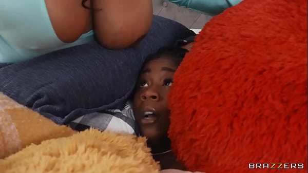 Download Aja Bokep Seru Cewek Doyan Nungging Di Atas Bantal, Pengen Ngerasain Threesome Hot Dari Brazzers, Full Di Https://zzfull.com/haz