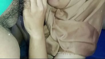 Istri Temen Minta Dikocok, Jilmek Jagoan Siap Ngewe