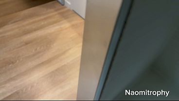 Liburan Seru Sama Kakak Tiri – Naomi Noel, Makin Greget Di Ranjang