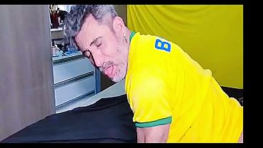 Orang Arab Datang Ke Brasil Dan Ngebocorin Lubang Belakang Si Bapak Brasil (cuplikan)