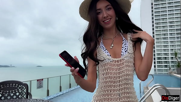 Gadis Spanyol Seksi Blanca Pengen Cobain Kontol Putin Saat Liburan
