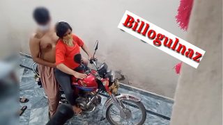 Hot Xxx Digenjot Temen Di Atas Motor Pake Suara Hindi