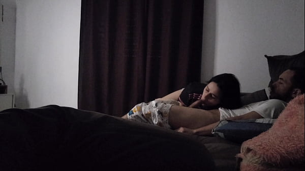 Tia Gata Udah Siapin Sofa Biar Bisa Rebahan Mesra Sama Ponakan, Apalagi Pas Lagi Sendirian.