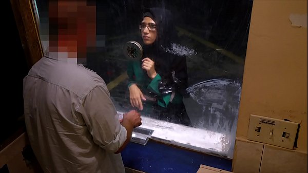 Arab Malu – Cewek Arab Nekat Ngewe Demi Duit Di Motel Miring