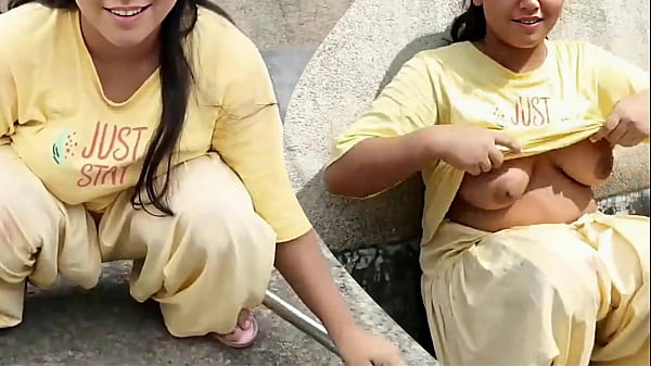 Janda Muda Abis Nikah, Di Atap Rumah Rombengan Mesum Xxx, Cewek Desa Outdoor, Video Bokep Desi Hot Abis.