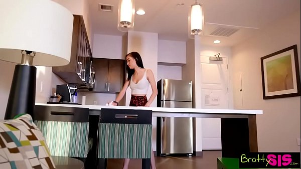 Sialan, Si Step-sis Nakal—kontol Step-bro Nyasar Masuk, Eh Malah Nagih Lagi S9:e4