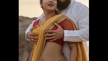 Buka Saree Desi Bhabhi, Tekan-tekan Montok, Romansa Panas Bikin Makin Nafsu.