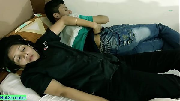 Ngeseks Bareng Kakak Tiri Di Ranjang! Suara Hindi Bikin Makin Panas!