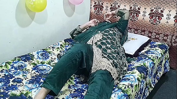 Seorang Istri India Memanggil Bocah Muda, Lalu Mereka Bercinta Kasar Dengan Suara Hindi Panas.