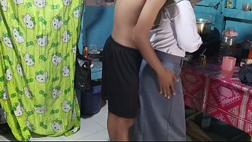 Ngentot Adik Ipar Di Dapur, Pas Mau Berangkat Sekolah, Makin Liar Rasanya.