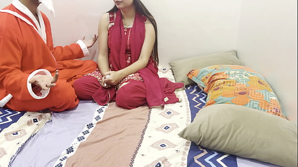 Tahun Baru 2026, Video Bokep Paling Hot Dengan Dirty Talk Hindi Roleplay Saarabhabhi, Sangek Banget Sama Santa.