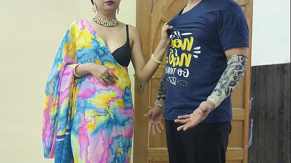 Ibu Tiri India Berpayudara Besar Bantu Anak Tiri Berhenti Merokok, Lalu Kasih Kenikmatan Seks Dalam Bahasa Hindi